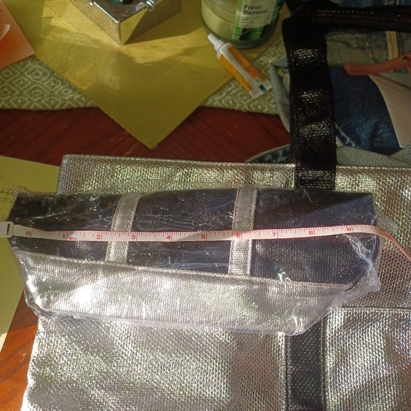 2 piece Victoria's Secret bundle.. tote/make up bag both New - Picture 5 of 8